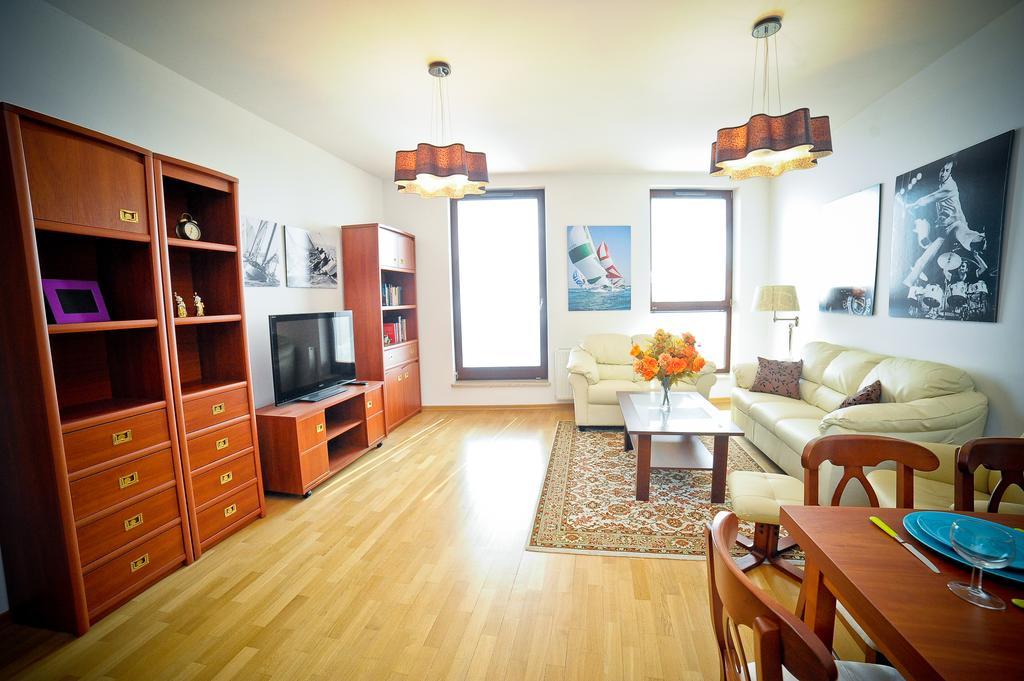 Luxury Rockefeller - Sea Towers Apartment Gdynia Room photo